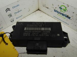 Gebruikte PDC Module Renault Megane III Grandtour (KZ) 1.5 dCi 110 Prijs € 75,00 Margeregeling aangeboden door Snuverink Autodemontage