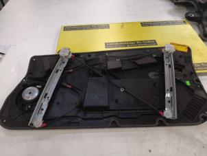 Gebruikte Ruitmechaniek 2Deurs links-voor Ford Fiesta Prijs € 150,00 Margeregeling aangeboden door de Nollen autorecycling