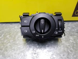 Begagnade Ljusbrytare BMW 1 serie (E81) 116d 16V Pris € 30,00 Marginaltabell erbjuds av de Nollen autorecycling