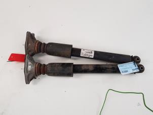 Gebruikte Schokdemper set BMW 1 serie (F21) 116d 1.6 16V Efficient Dynamics Prijs € 125,00 Margeregeling aangeboden door de Nollen autorecycling