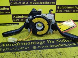 Gebruikte Combischakelaar Stuurkolom Mazda 323 (BJ12) 1.5i 16V Prijs € 40,00 Margeregeling aangeboden door de Nollen autorecycling