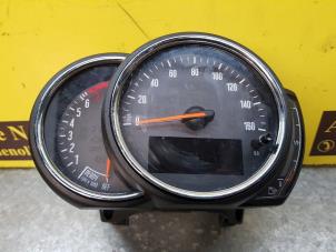 Gebruikte Kilometerteller KM Mini Countryman (F60) 1.5 12V Cooper Prijs € 90,75 Inclusief btw aangeboden door de Nollen autorecycling