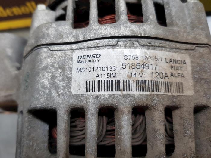 Dynamo från en Abarth 500/595/695 1.4 T-Jet 16V Esse Esse 2015