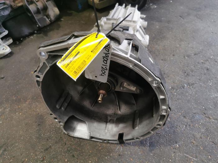 Versnellingsbak van een BMW 1 serie (F20) 118i 1.5 TwinPower 12V 2018
