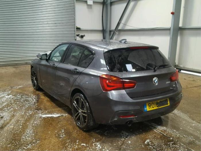 Versnellingsbak van een BMW 1 serie (F20) 118i 1.5 TwinPower 12V 2018