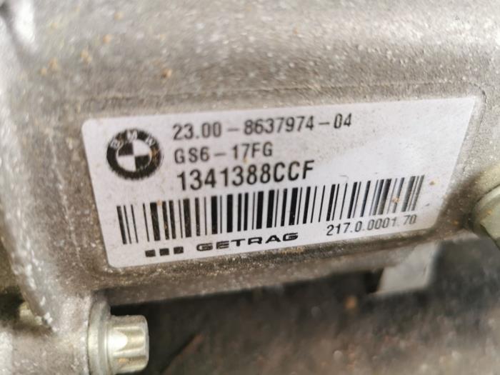 Versnellingsbak van een BMW 1 serie (F20) 118i 1.5 TwinPower 12V 2018