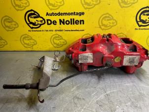 Gebruikte Remklauw (Tang) rechts-voor Porsche Cayman (981) 3.4 GTS 24V Prijs € 250,00 Margeregeling aangeboden door de Nollen autorecycling