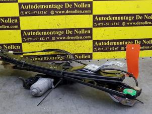 Gebruikte Raammechaniek 4Deurs links-voor Landrover Range Rover Evoque (LVJ/LVS) 2.2 SD4 16V Coupe Prijs € 125,00 Margeregeling aangeboden door de Nollen autorecycling