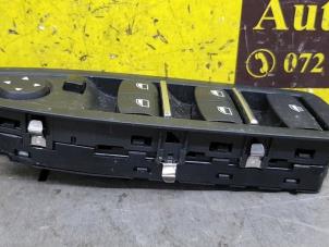 Gebruikte Raam schakelaar elektrisch BMW 2 serie (F23) 218i 1.5 TwinPower Turbo 12V Prijs € 90,75 Inclusief btw aangeboden door de Nollen autorecycling