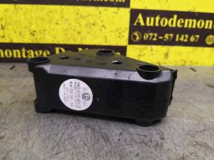 Begagnade Antennförstärkare Volkswagen Golf V (1K1) 2.0 TDI 16V Pris € 18,15 Inklusive moms erbjuds av de Nollen autorecycling