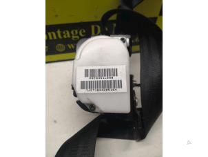 Używane Pas bezpieczenstwa lewy przód Chrysler Voyager/Grand Voyager (RG/RS) 2.5 CRD 16V Cena € 30,00 Procedura marży oferowane przez de Nollen autorecycling