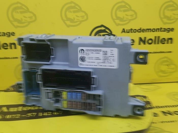 Dator , karosskontroll (BCM) från en Abarth 500/595/695 1.4 T-Jet 16V 695 2016