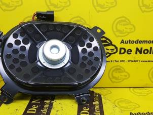 Begagnade Högtalare Landrover Discovery V (LR) 2.0 Td4 16V Pris € 90,75 Inklusive moms erbjuds av de Nollen autorecycling