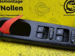 Gebruikte Elektrisch Raam Schakelaar Volkswagen Bora (1J2) 1.6 Prijs € 25,00 Margeregeling aangeboden door de Nollen autorecycling