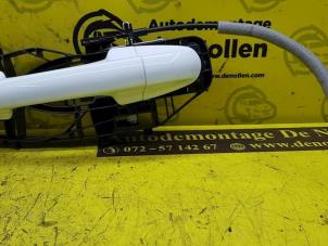 Gebruikte Portiergreep 4Deurs rechts-achter Ford Fiesta 7 1.5 EcoBoost 12V ST Prijs € 60,50 Inclusief btw aangeboden door de Nollen autorecycling