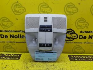 Begagnade Innerbelysning, fram Mercedes A (W169) 2.0 A-180 CDI 16V 5-Drs. Pris € 35,00 Marginaltabell erbjuds av de Nollen autorecycling