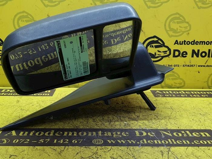 Skärmspegel, höger från en Ford Transit Connect 1.8 TDCi 75 2008
