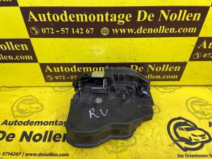 Begagnade Dörrlåsmekanism, 2-dörrars, höger BMW Z4 Roadster (E89) sDrive 23i 2.5 24V Pris € 60,50 Inklusive moms erbjuds av de Nollen autorecycling