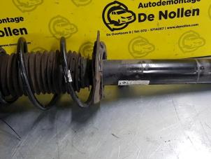 Gebruikte Schokdemperpoot rechts-voor BMW 1 serie (F21) 118i 1.5 TwinPower 12V Prijs € 151,25 Inclusief btw aangeboden door de Nollen autorecycling