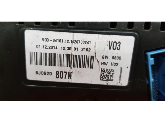 Kilometerteller KM van een Seat Ibiza IV (6J5) 1.2 12V 2014