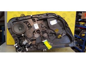 Gebruikte Ruitmechaniek 4Deurs links-voor Ford Fiesta 6 (JA8) 1.0 EcoBoost 12V 100 Prijs € 60,50 Inclusief btw aangeboden door de Nollen autorecycling
