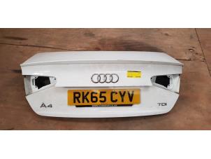 Begagnade Baklucka Audi A4 Quattro (B8) 2.0 TDI 16V Pris € 350,00 Marginaltabell erbjuds av de Nollen autorecycling