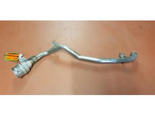 Begagnade Påfyllningsrör, bränsletank Mercedes A (177.0) 2.0 A-250 Turbo 16V Pris € 121,00 Inklusive moms erbjuds av de Nollen autorecycling