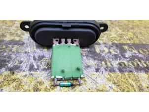 Begagnade Motstånd, kupéfläkt Volkswagen Transporter T5 2.0 BiTDI DRF Pris € 40,00 Marginaltabell erbjuds av de Nollen autorecycling