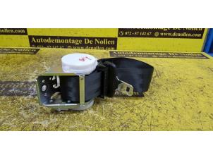 Begagnade Bakre säkerhetsbälte, vänster Ford Focus 3 1.0 Ti-VCT EcoBoost 12V 125 Pris € 72,60 Inklusive moms erbjuds av de Nollen autorecycling