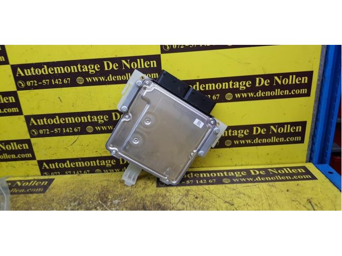 Dator, motorstyrning från en Land Rover Discovery V (LR) 2.0 Td4 16V 2018