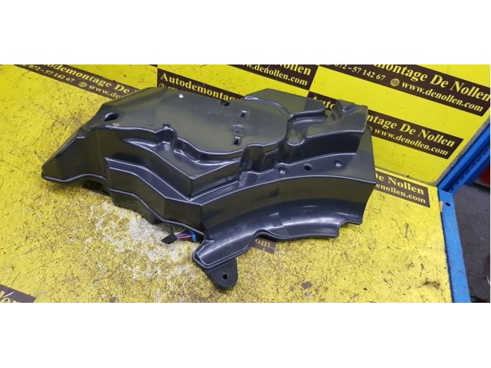 Bashögtalare från en Audi A3 (8P1) 2.0 TDI 16V 2009