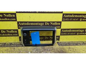 Begagnade Radiolist Peugeot 208 I (CA/CC/CK/CL) 1.2 Vti 12V PureTech 82 Pris på förfrågan erbjuds av de Nollen autorecycling