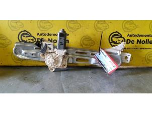 Gebruikte Ruitmechaniek 4Deurs links-achter Opel Signum (F48) 2.2 DGI 16V Prijs € 50,00 Margeregeling aangeboden door de Nollen autorecycling