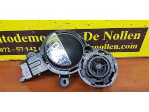 Begagnade Dörrhandtag, 2-dörrars, höger Mini Mini Cooper S (R53) 1.6 16V Pris € 25,00 Marginaltabell erbjuds av de Nollen autorecycling