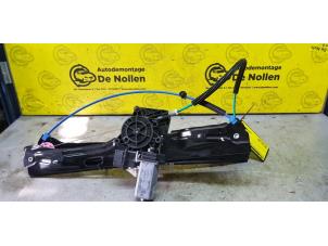 Gebruikte Ruitmechaniek 4Deurs links-voor Mini Countryman (F60) 1.5 12V Cooper ALL4 Prijs € 121,00 Inclusief btw aangeboden door de Nollen autorecycling