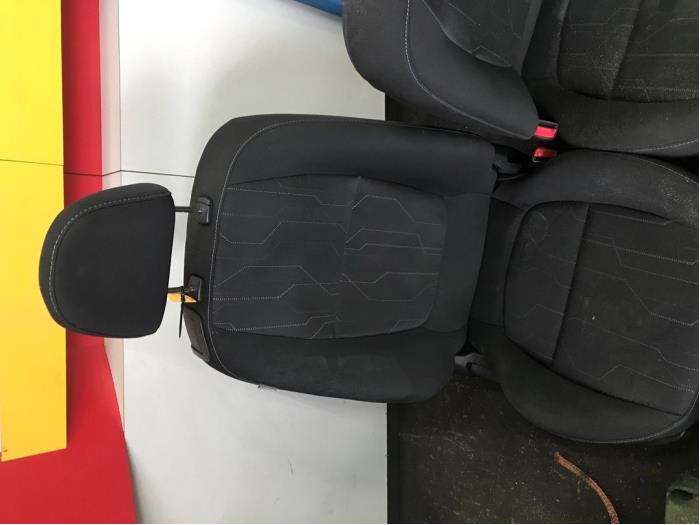 Stoel rechts van een Kia Picanto (TA) 1.0 12V Bi-Fuel 2012