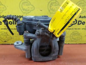 Gebruikte Remklauw (Tang) links-achter Nissan Qashqai (J11) 1.6 DIG-T 163 16V Prijs € 121,00 Inclusief btw aangeboden door de Nollen autorecycling