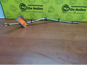 Begagnade Oljemätsticka Landrover Discovery V (LR) 2.0 Td4 16V Pris € 36,30 Inklusive moms erbjuds av de Nollen autorecycling