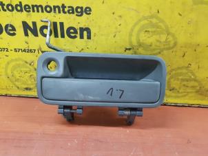 Gebruikte Portiergreep 2Deurs links Landrover Freelander Hard Top 2.0 di Prijs € 20,00 Margeregeling aangeboden door de Nollen autorecycling