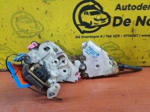 Begagnade Dörrlåsmekanism, 2-dörrars, höger Nissan 100 NX (B13) 1.6 16V Pris på förfrågan erbjuds av de Nollen autorecycling