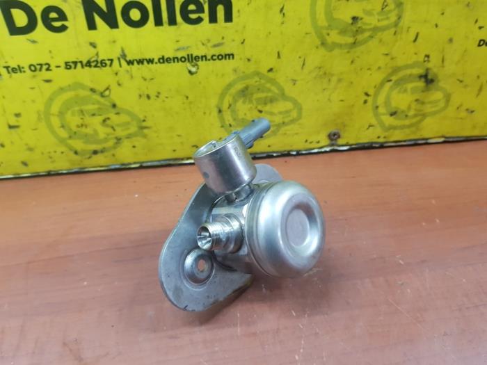 Högtryckspump från en MINI Mini (F55) 2.0 16V Cooper S 2018