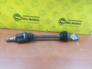 Begagnade Drivaxel, vänster fram Ford Fusion 1.4 16V Pris € 75,00 Marginaltabell erbjuds av de Nollen autorecycling