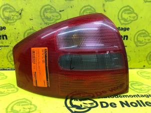 Begagnade Baklykta, vänster Audi A6 (C5) 2.4 V6 30V Pris € 29,99 Marginaltabell erbjuds av de Nollen autorecycling