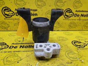 Gebruikte Motorrubber Ford Fiesta 6 (JA8) 1.0 SCI 12V 80 Prijs € 40,00 Margeregeling aangeboden door de Nollen autorecycling