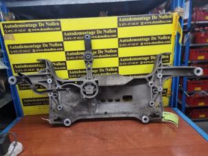 Używane Rama pomocnicza Volkswagen Passat (3C2) 1.6 FSI 16V Cena € 75,00 Procedura marży oferowane przez de Nollen autorecycling