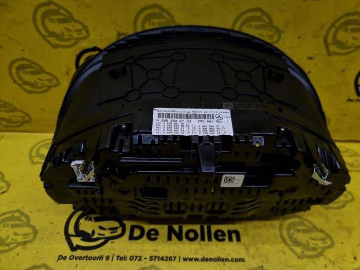 Vägmätare KM från en Mercedes-Benz C (W205) C-200d 2.2 16V 2018