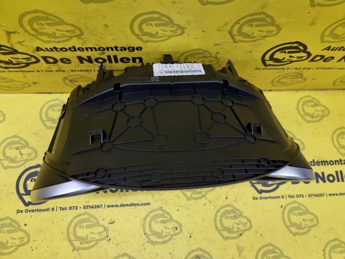 Vägmätare KM från en Mercedes-Benz C (W205) C-200d 2.2 16V 2018