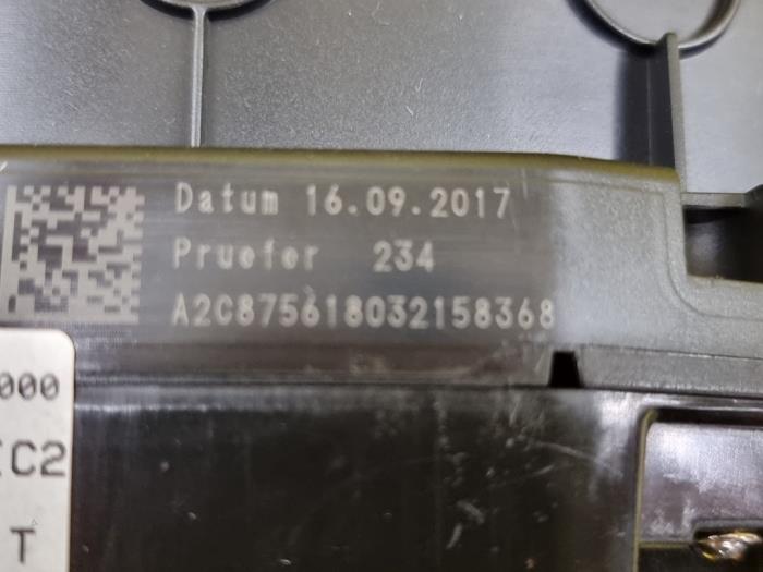 Vägmätare KM från en Mercedes-Benz C (W205) C-200d 2.2 16V 2018