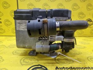 Używane Ogrzewanie postojowe Landrover Vogue Cena € 100,00 Procedura marży oferowane przez de Nollen autorecycling