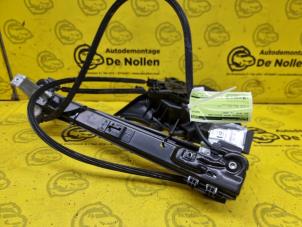 Begagnade Fönstermekanism, 2-dörrars, höger fram Seat Ibiza IV SC (6J1) 1.2 TSI 16V Pris € 39,99 Marginaltabell erbjuds av de Nollen autorecycling